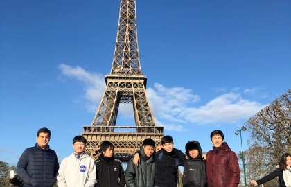 Chuyến du lịch châu  Au